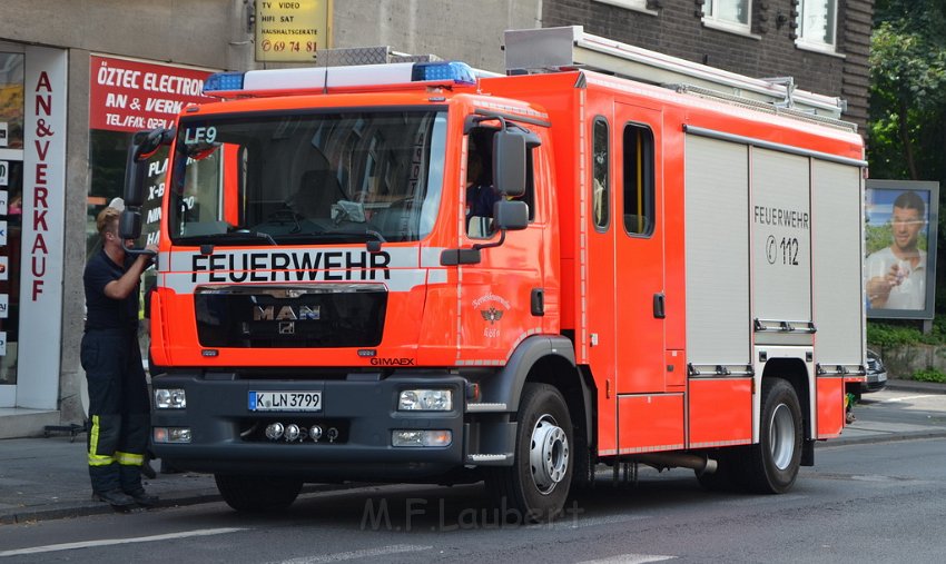 Feuer Koeln Muelheim Frankfurterstr P05.JPG
